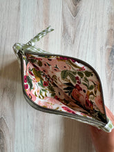 Load image into Gallery viewer, Zippered pouch - green gingham